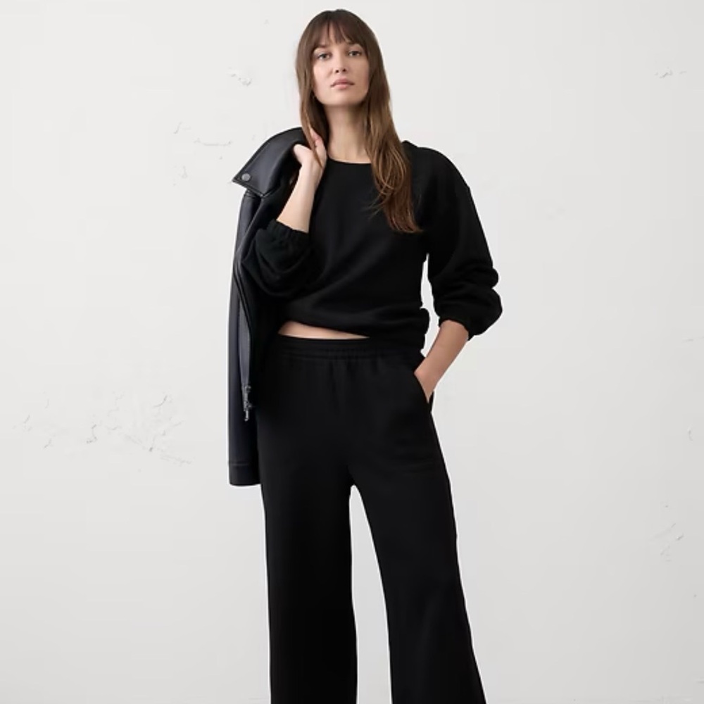 Banana Republic Black Wide-Leg Pull-On Pants with Relaxed Silhouette